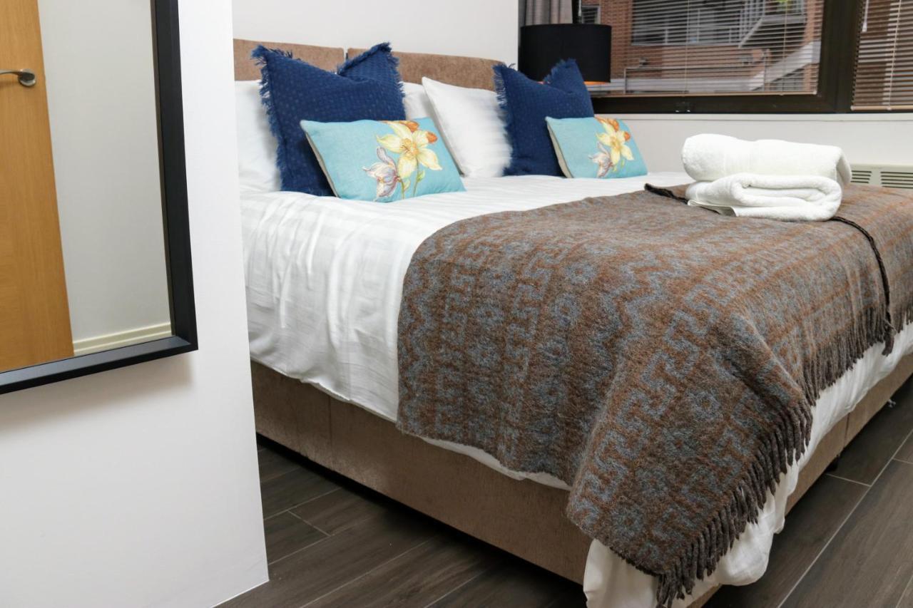 Aisiki Living At Upton Rd, Multiple 1, 2, Or 3 Bedroom Apartments, King Or Twin Beds With Free Wi-Fi & Parking Watford  Eksteriør bilde