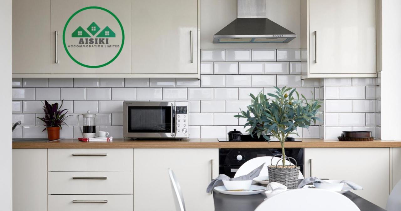 Aisiki Living At Upton Rd, Multiple 1, 2, Or 3 Bedroom Apartments, King Or Twin Beds With Free Wi-Fi & Parking Watford  Eksteriør bilde