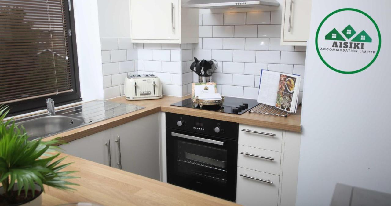 Aisiki Living At Upton Rd, Multiple 1, 2, Or 3 Bedroom Apartments, King Or Twin Beds With Free Wi-Fi & Parking Watford  Eksteriør bilde