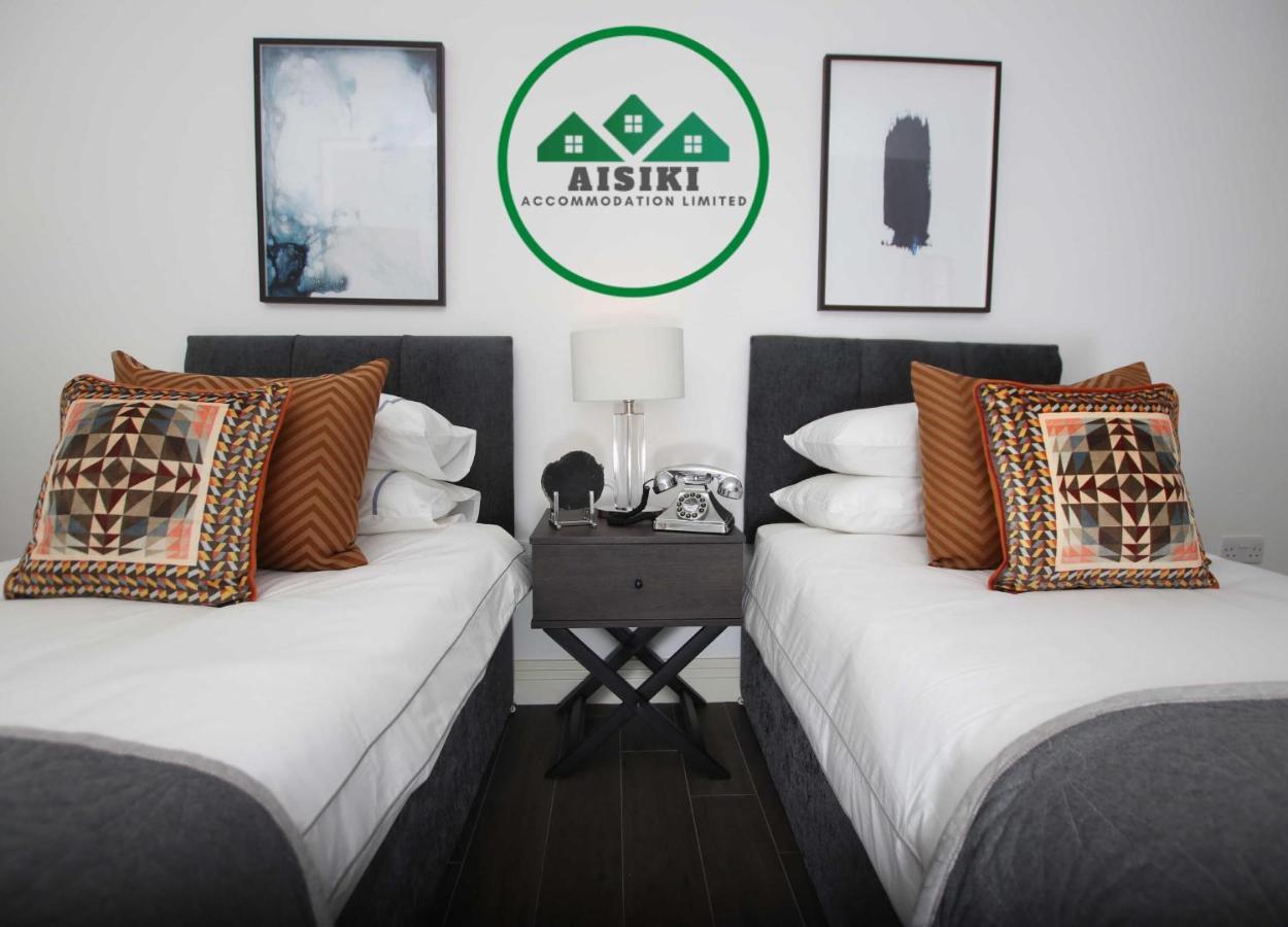 Aisiki Living At Upton Rd, Multiple 1, 2, Or 3 Bedroom Apartments, King Or Twin Beds With Free Wi-Fi & Parking Watford  Eksteriør bilde