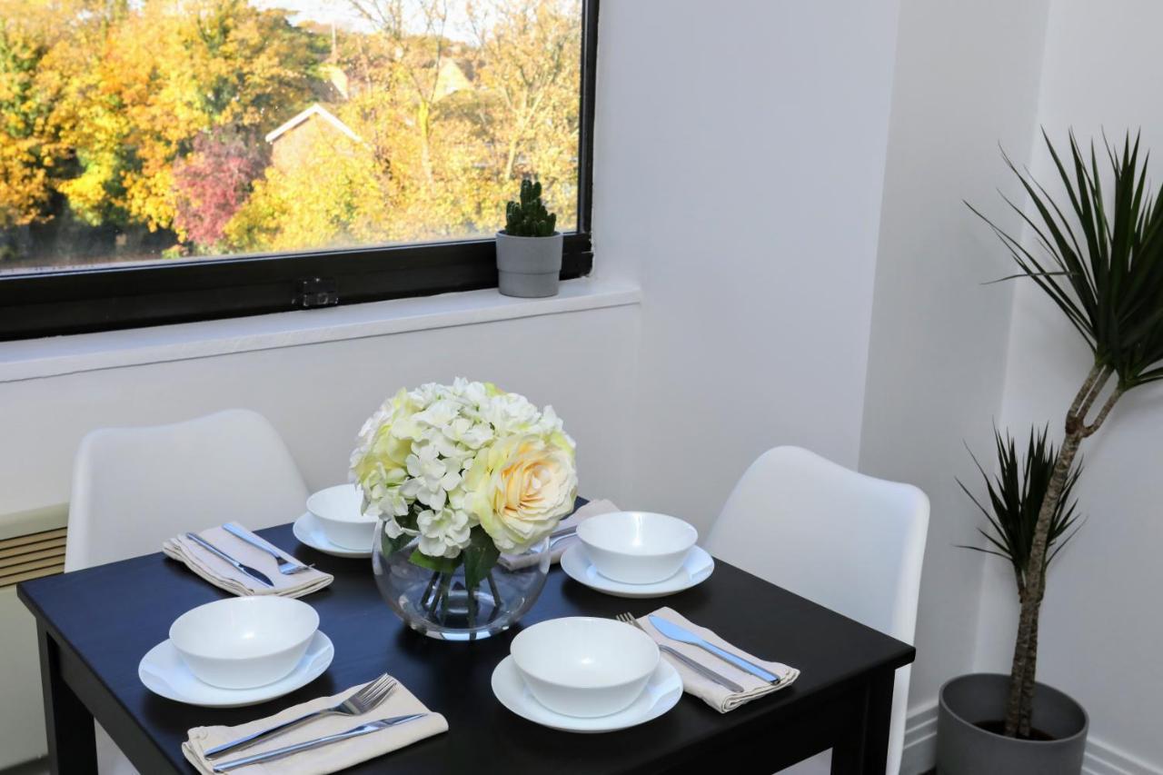 Aisiki Living At Upton Rd, Multiple 1, 2, Or 3 Bedroom Apartments, King Or Twin Beds With Free Wi-Fi & Parking Watford  Eksteriør bilde