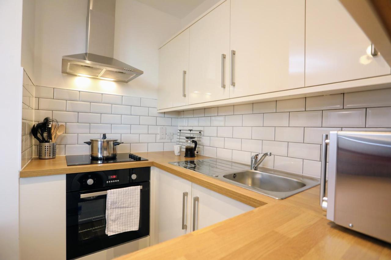 Aisiki Living At Upton Rd, Multiple 1, 2, Or 3 Bedroom Apartments, King Or Twin Beds With Free Wi-Fi & Parking Watford  Eksteriør bilde