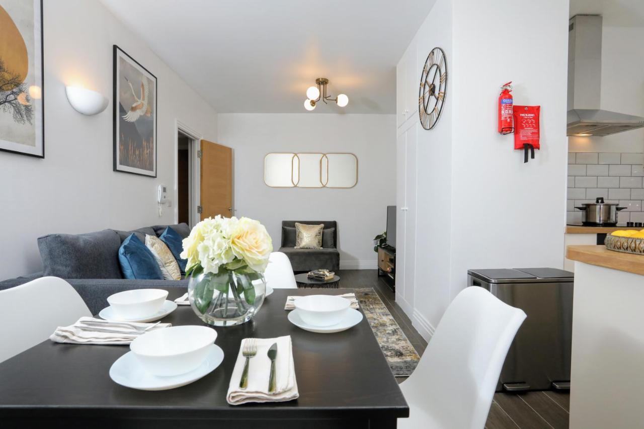 Aisiki Living At Upton Rd, Multiple 1, 2, Or 3 Bedroom Apartments, King Or Twin Beds With Free Wi-Fi & Parking Watford  Eksteriør bilde
