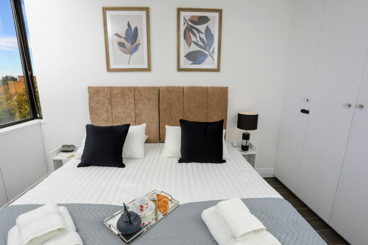 Aisiki Living At Upton Rd, Multiple 1, 2, Or 3 Bedroom Apartments, King Or Twin Beds With Free Wi-Fi & Parking Watford  Eksteriør bilde