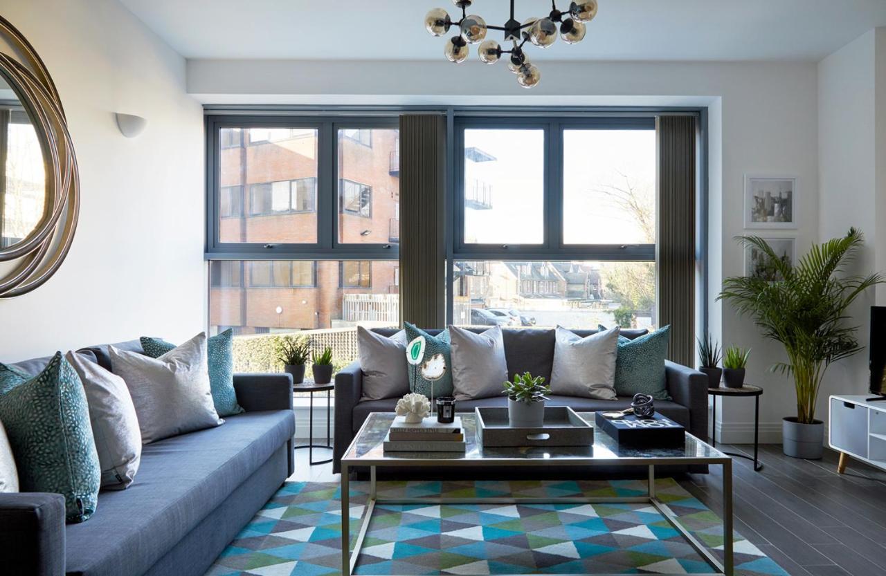 Aisiki Living At Upton Rd, Multiple 1, 2, Or 3 Bedroom Apartments, King Or Twin Beds With Free Wi-Fi & Parking Watford  Eksteriør bilde