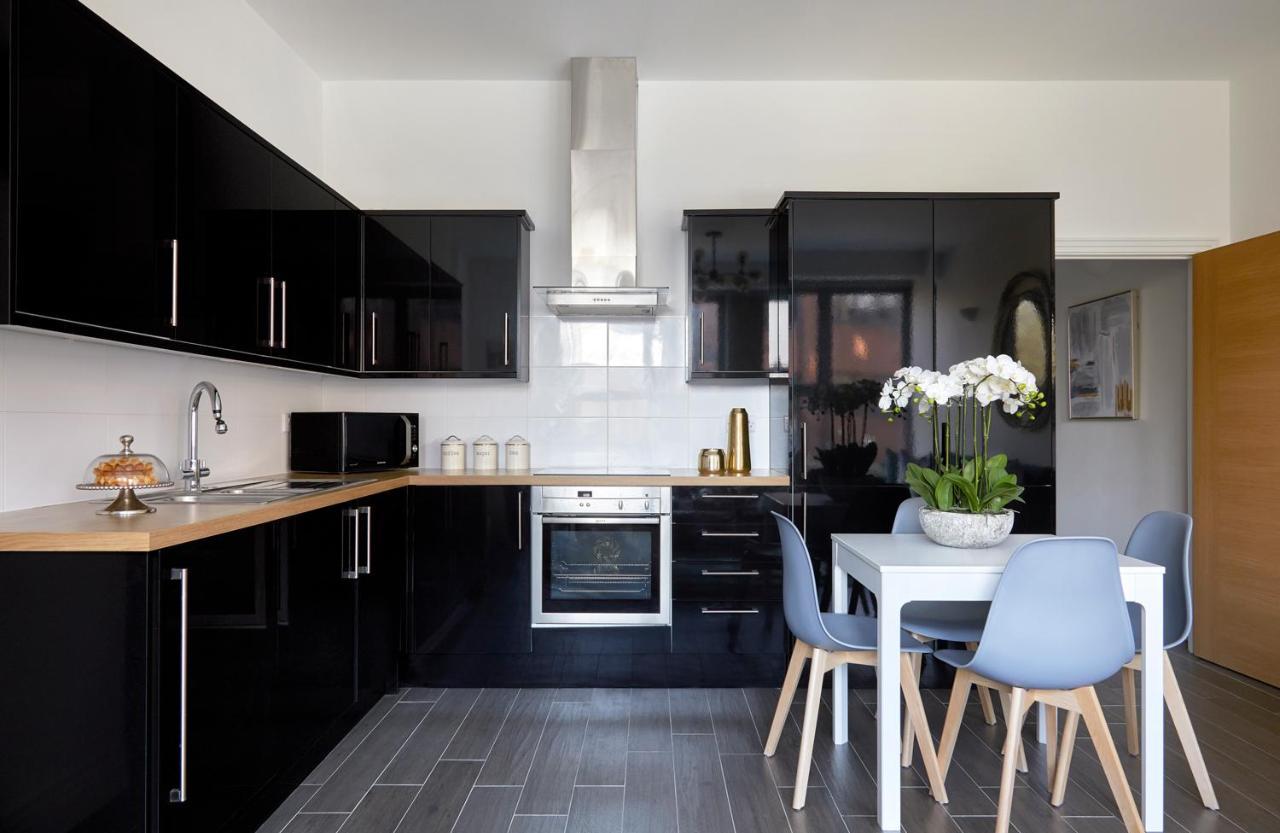 Aisiki Living At Upton Rd, Multiple 1, 2, Or 3 Bedroom Apartments, King Or Twin Beds With Free Wi-Fi & Parking Watford  Eksteriør bilde