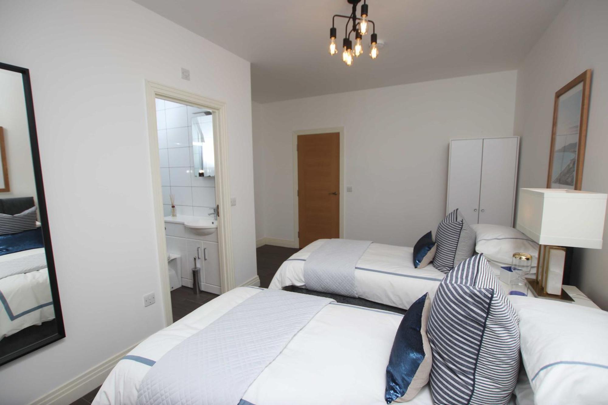 Aisiki Living At Upton Rd, Multiple 1, 2, Or 3 Bedroom Apartments, King Or Twin Beds With Free Wi-Fi & Parking Watford  Eksteriør bilde